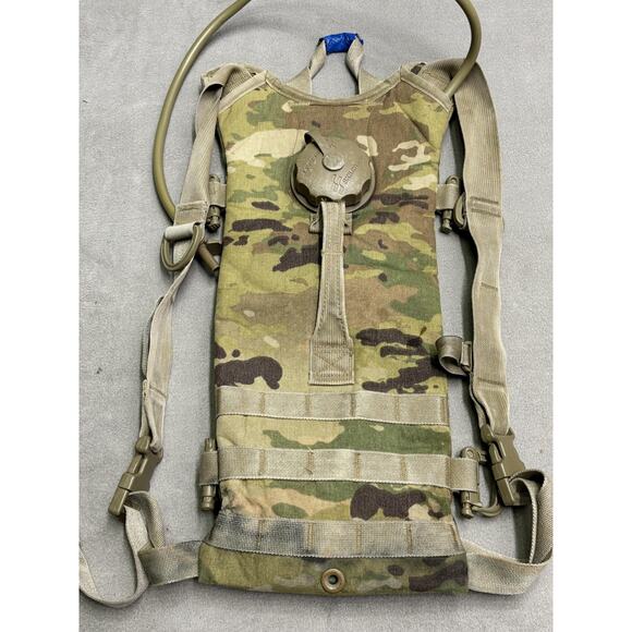 Lions Services Tactical Hydration Pack Multicam Nylon US Army Carrier One Size - Picture 1 of 6